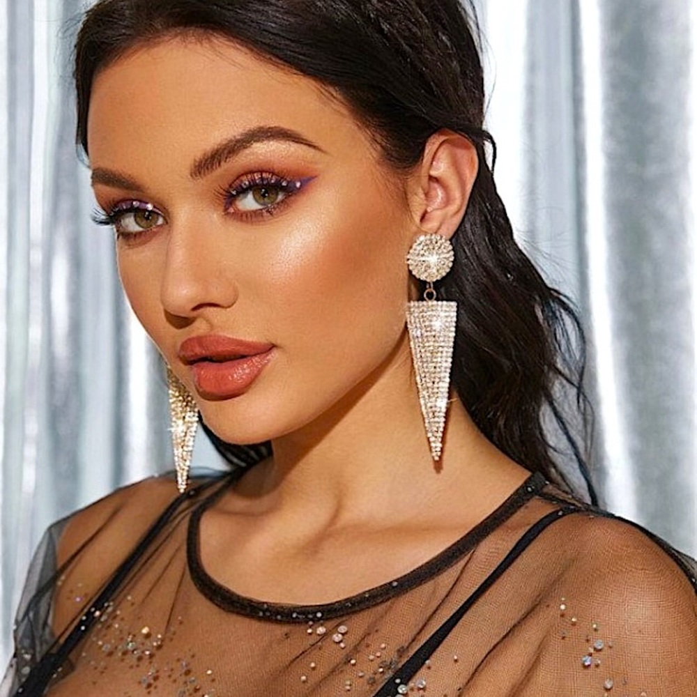 ⚜️𝟯𝟬%𝗢𝗙𝗙 𝗯𝘂𝗻𝗱𝗹𝗲𝘀 𝟯+⚜️ NEW Large Rhinestone Triangle Drop Earrings - Picture 5 of 9